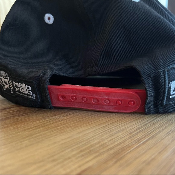 Leah Pruett hat - Picture 3 of 5